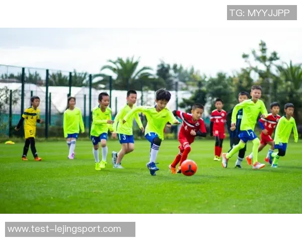 足球与创意的奇妙结合让我们一起绘制梦想中的足球人